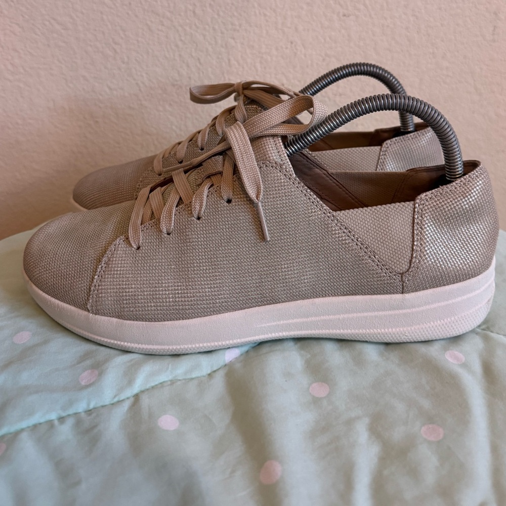 Fitflop STYLE 111-477  Rally Cream and White  Sneakers Womens Size 10